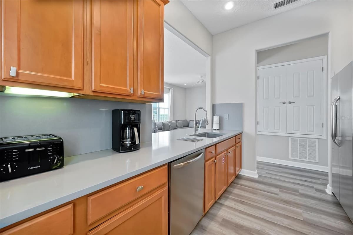 7768 LINKSIDE LOOP — photo 12 of 49