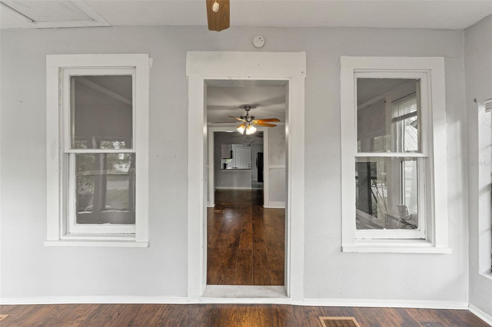 5518 11TH STREET — photo 4 of 41