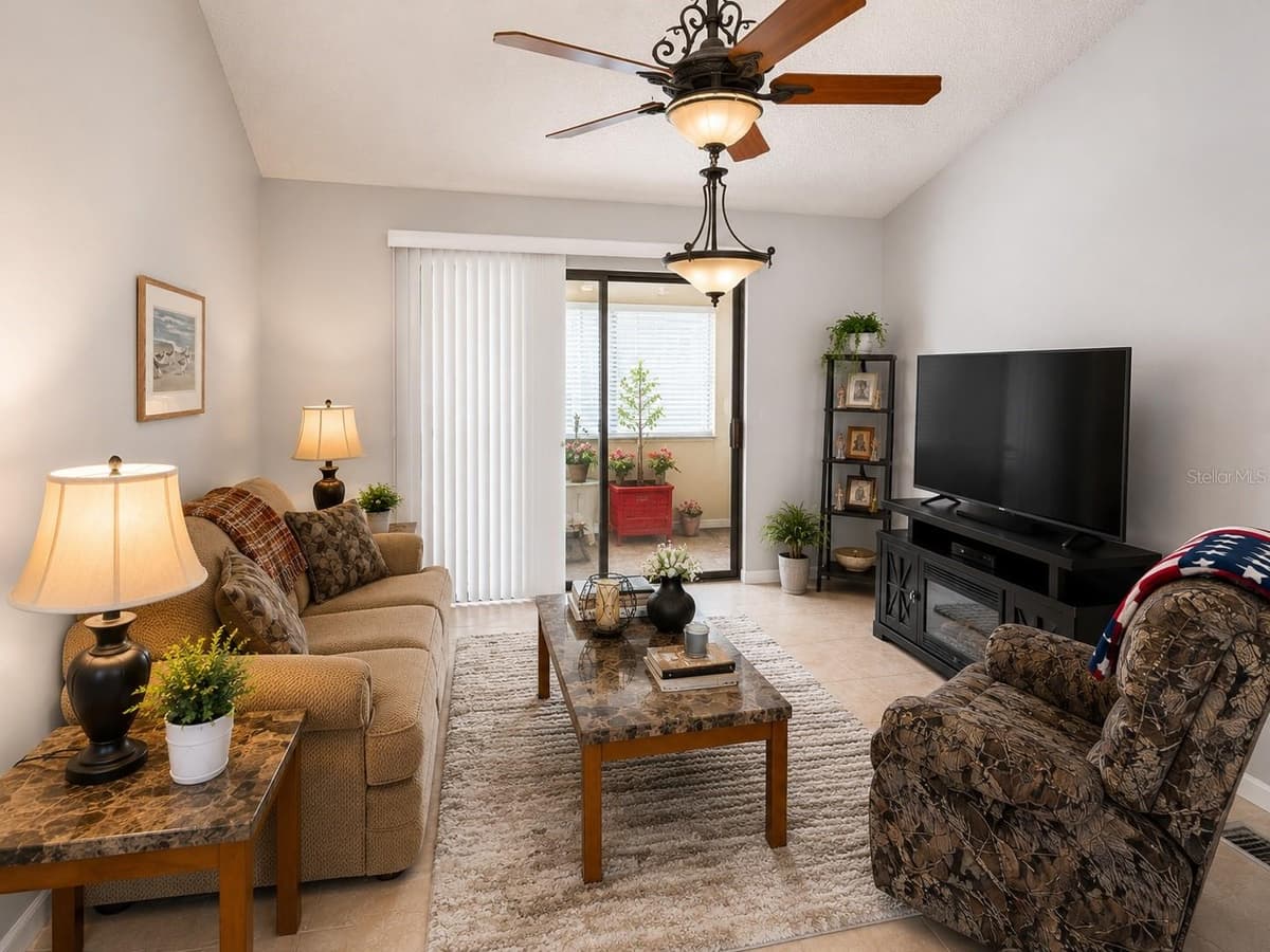 1126 FAIRVILLA DRIVE — photo 4 of 9