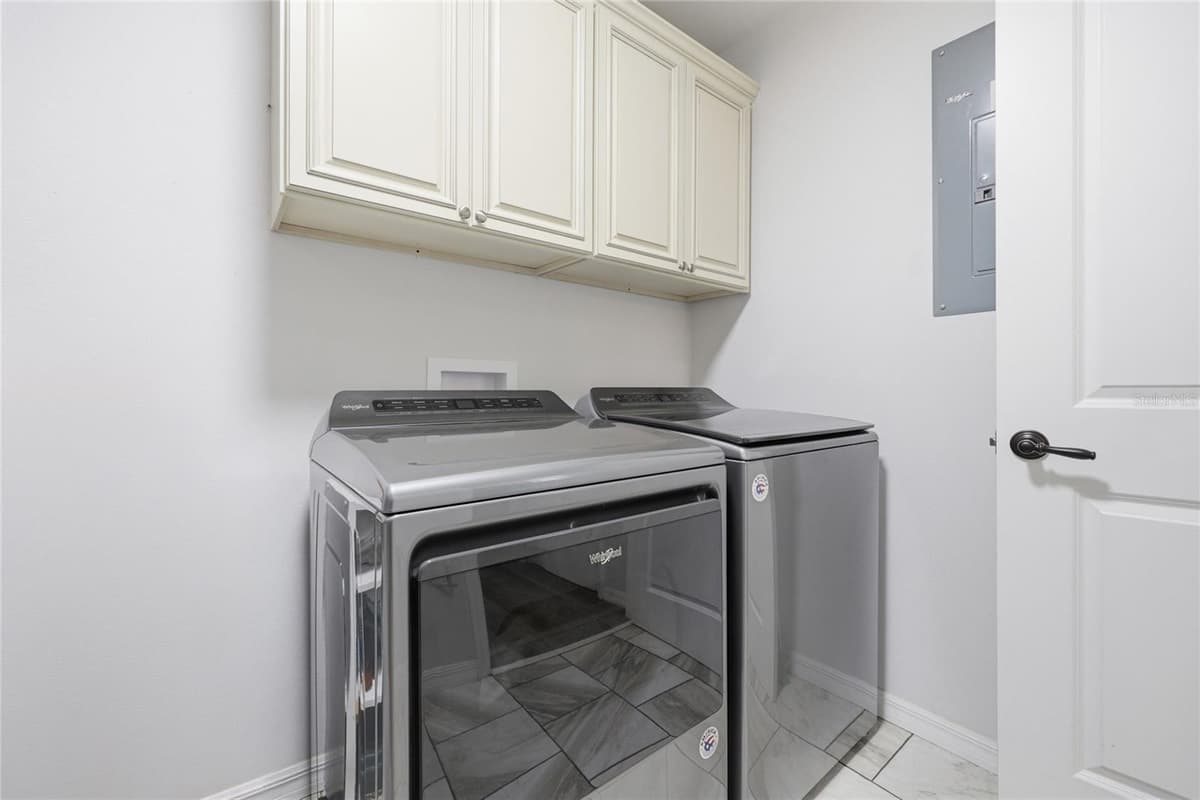 2830 174 STREET — photo 53 of 65