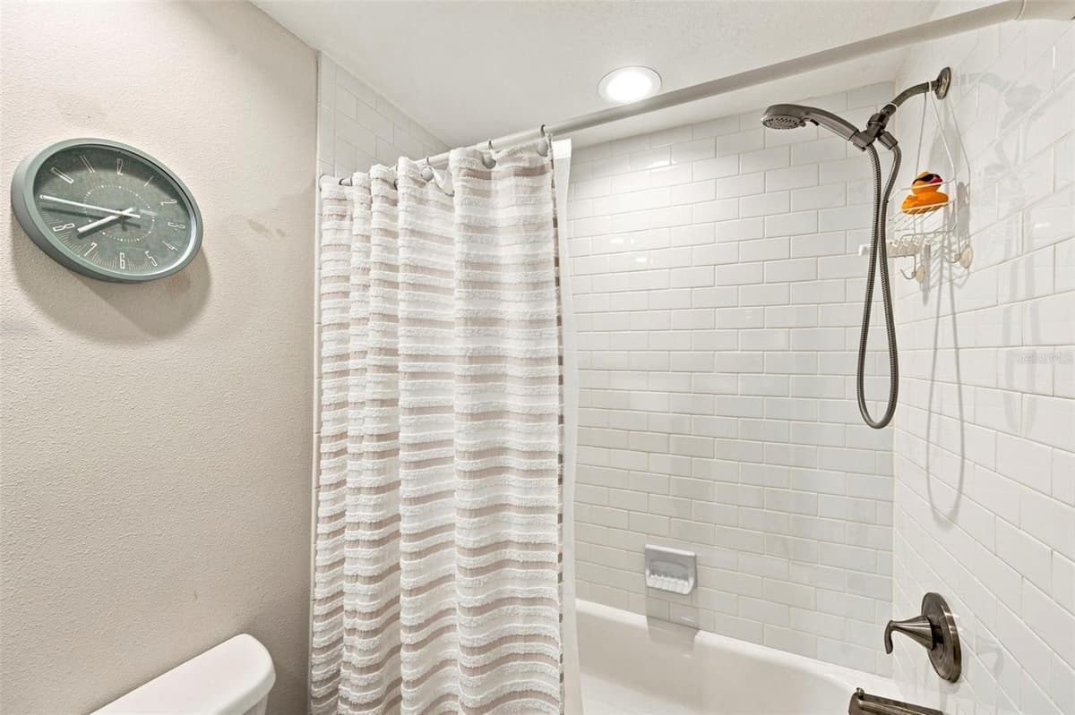 960 STARKEY ROAD — photo 40 of 52
