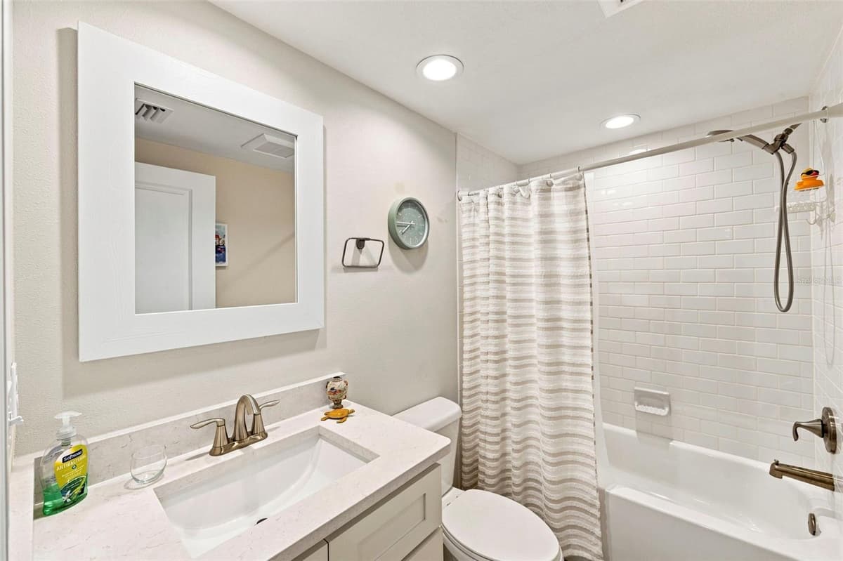 960 STARKEY ROAD — photo 14 of 52