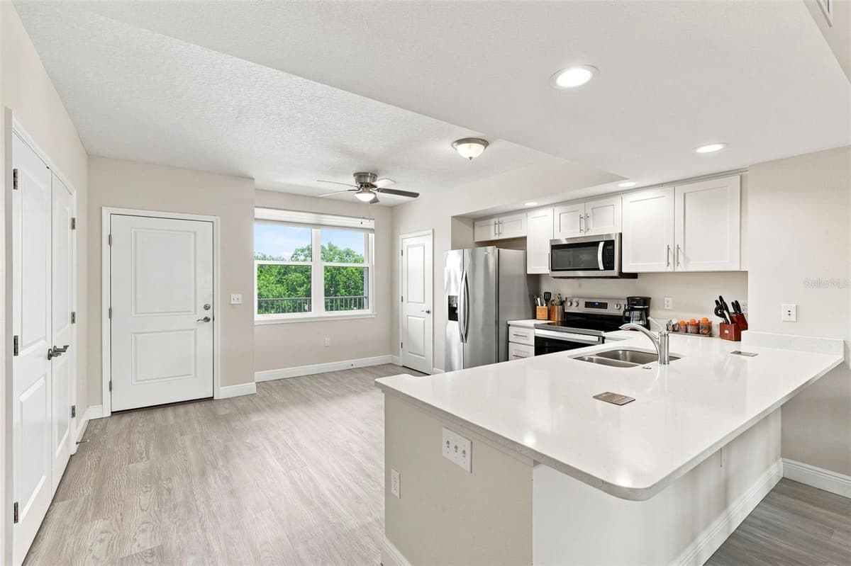 960 STARKEY ROAD — photo 9 of 52