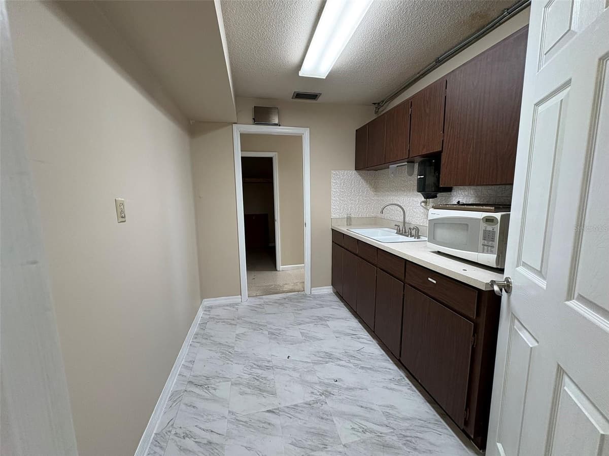 264 ALTAMONTE DRIVE — photo 7 of 10