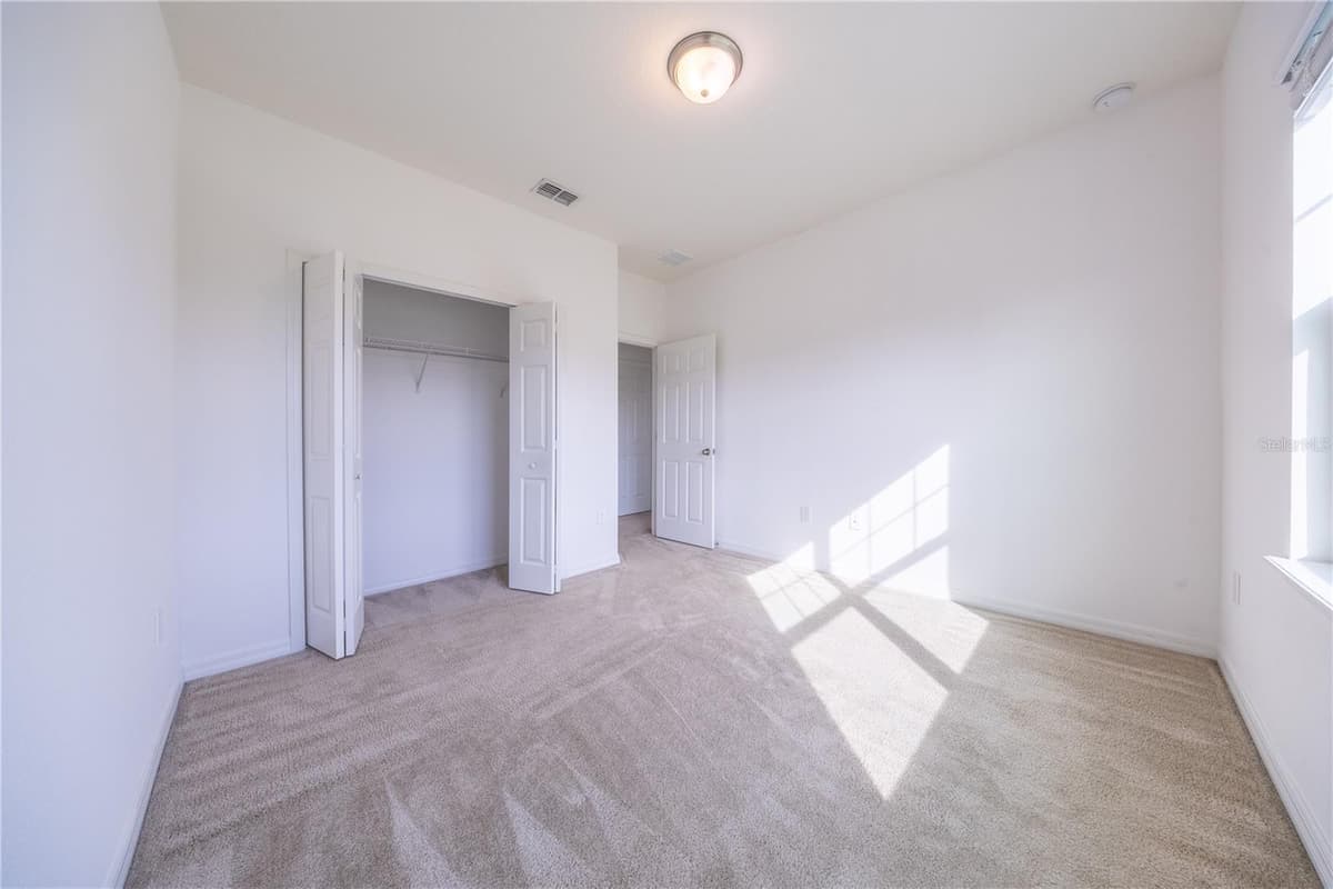 2247 WHITE FEATHER LOOP — photo 17 of 41