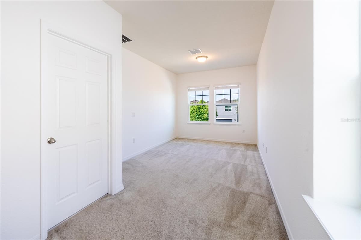 2247 WHITE FEATHER LOOP — photo 13 of 41