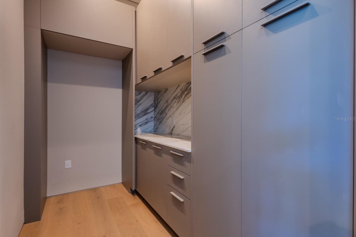 728 FOREST STREET — photo 16 of 98