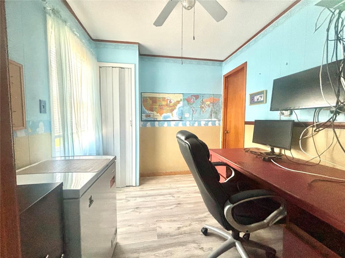 2302 MARTHA DRIVE — photo 19 of 28