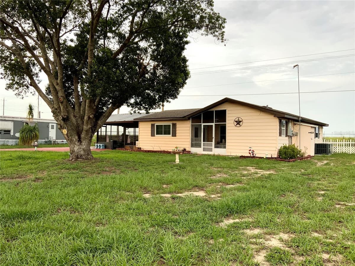 2302 MARTHA DRIVE — photo 1 of 28