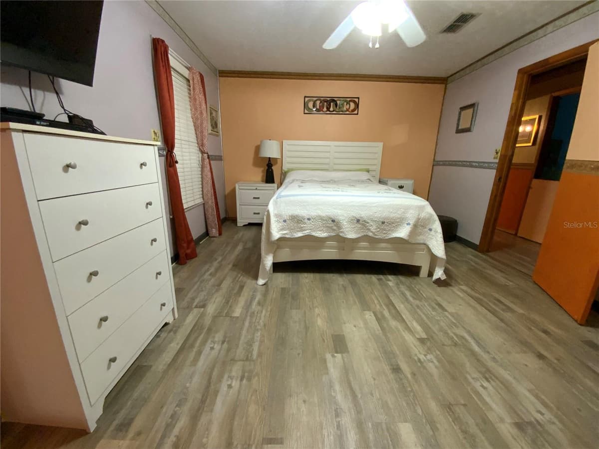 2302 MARTHA DRIVE — photo 11 of 28