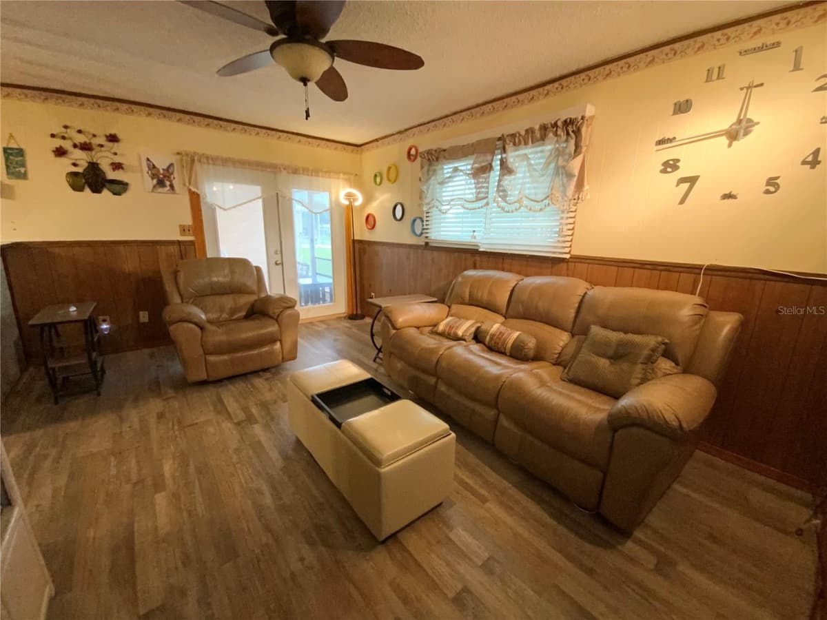 2302 MARTHA DRIVE — photo 4 of 28