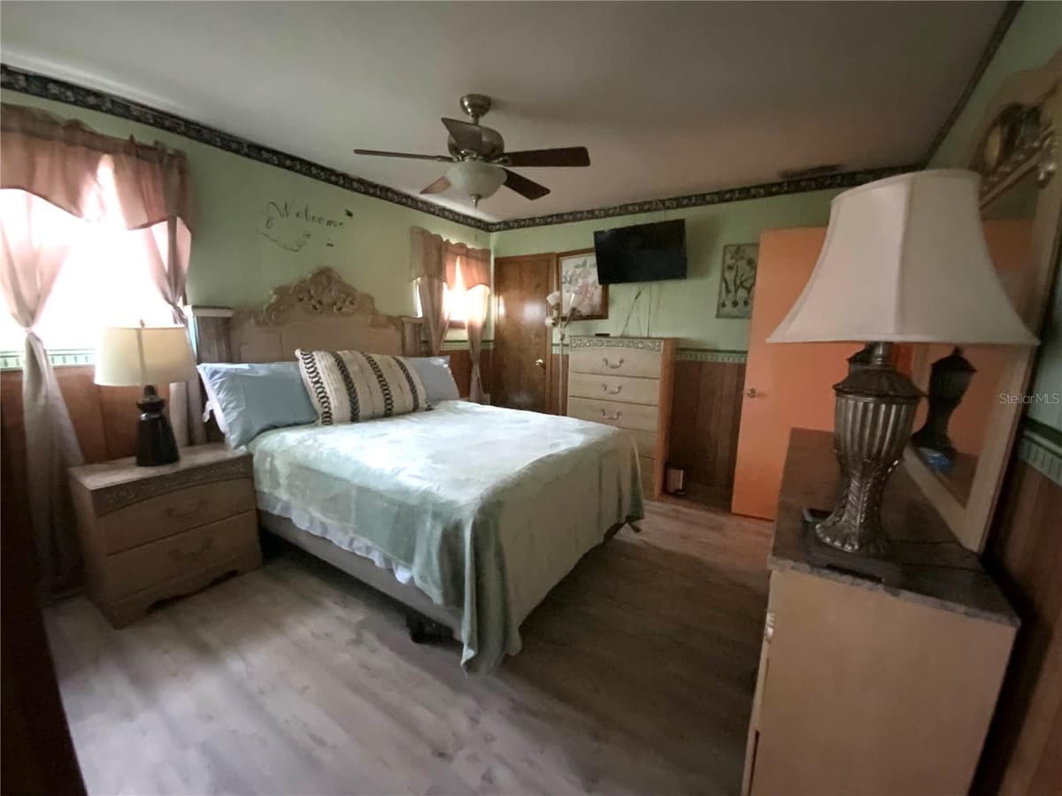 2302 MARTHA DRIVE — photo 18 of 28