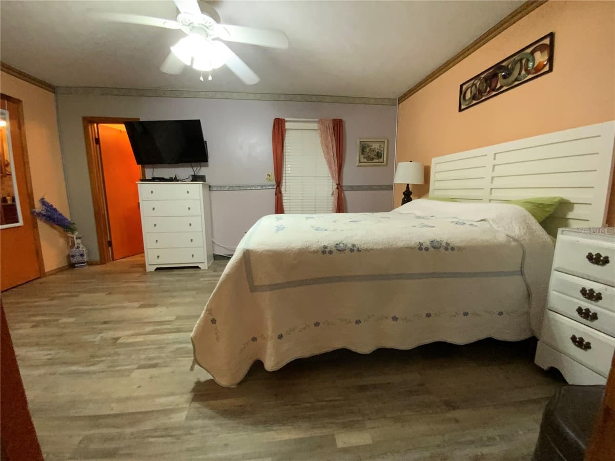 2302 MARTHA DRIVE — photo 10 of 28