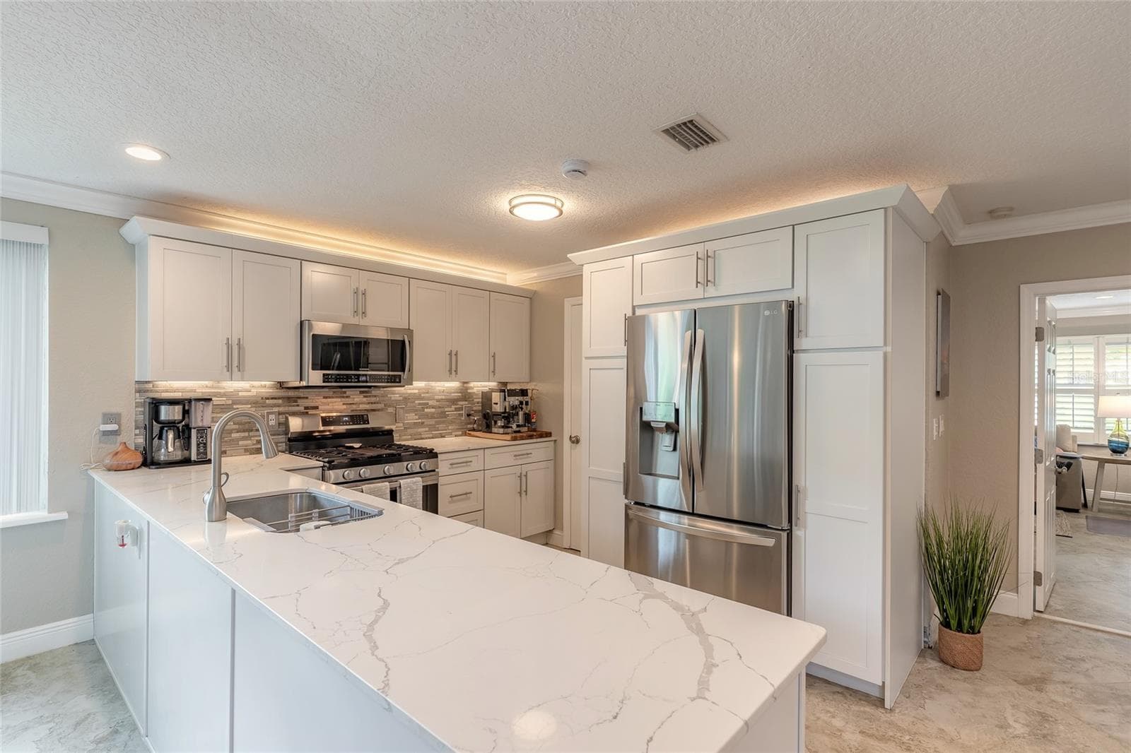 4181 SAXON DRIVE — photo 33 of 68