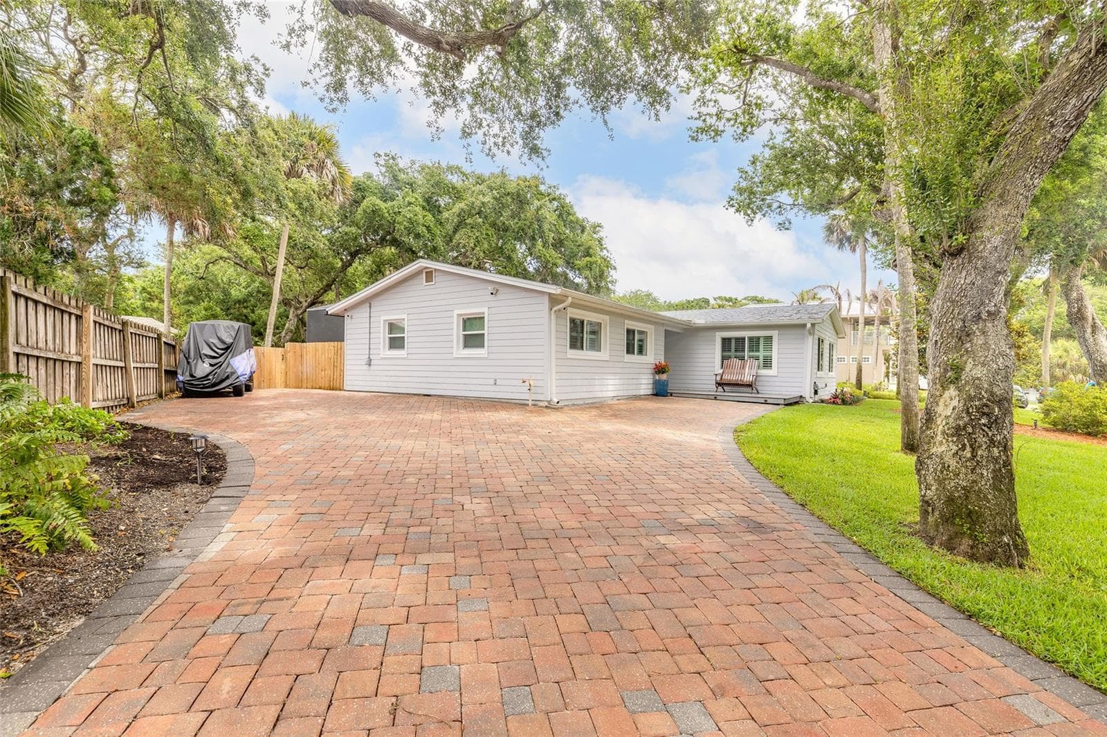 4181 SAXON DRIVE — photo 14 of 68