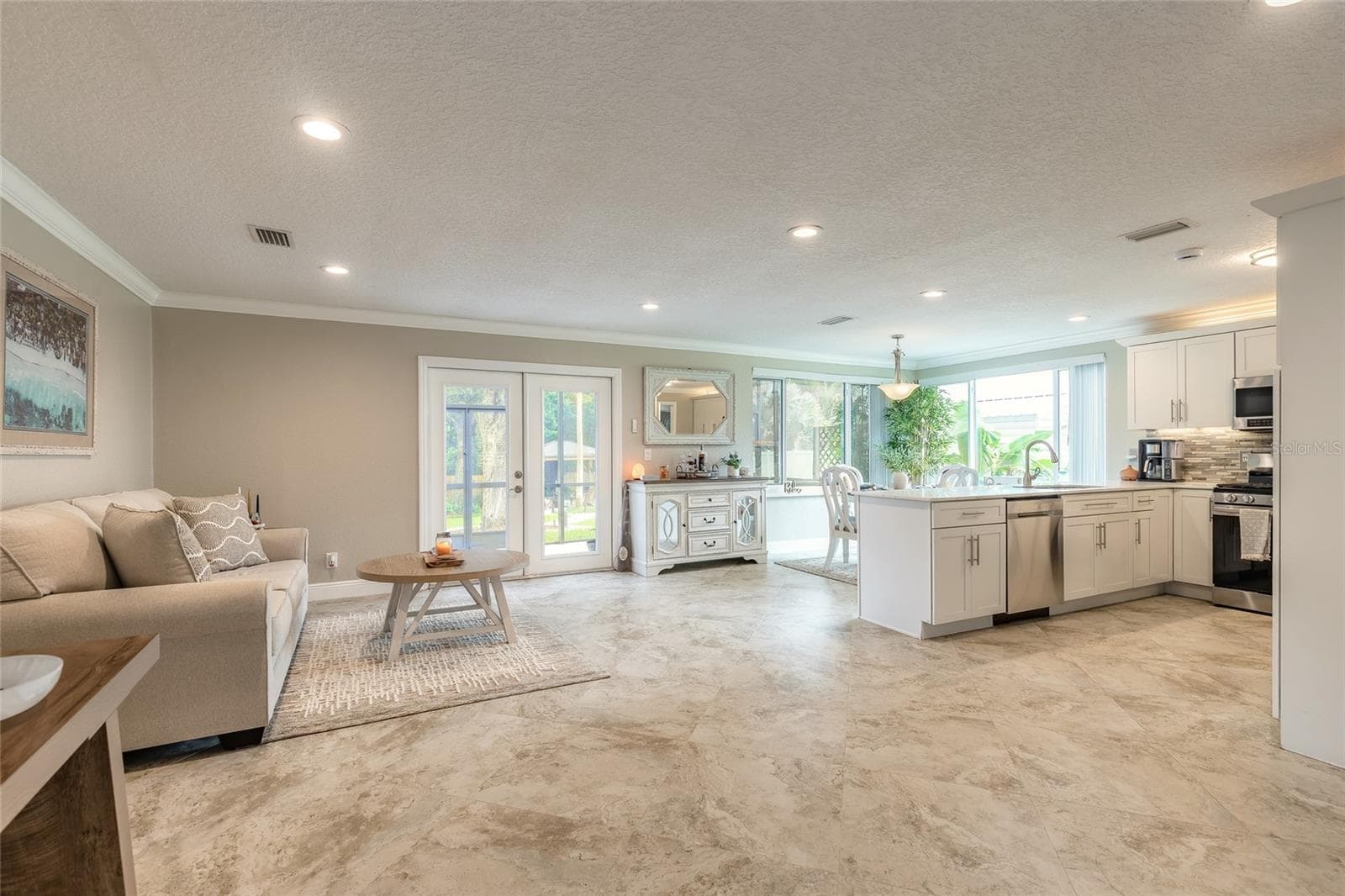 4181 SAXON DRIVE — photo 25 of 68