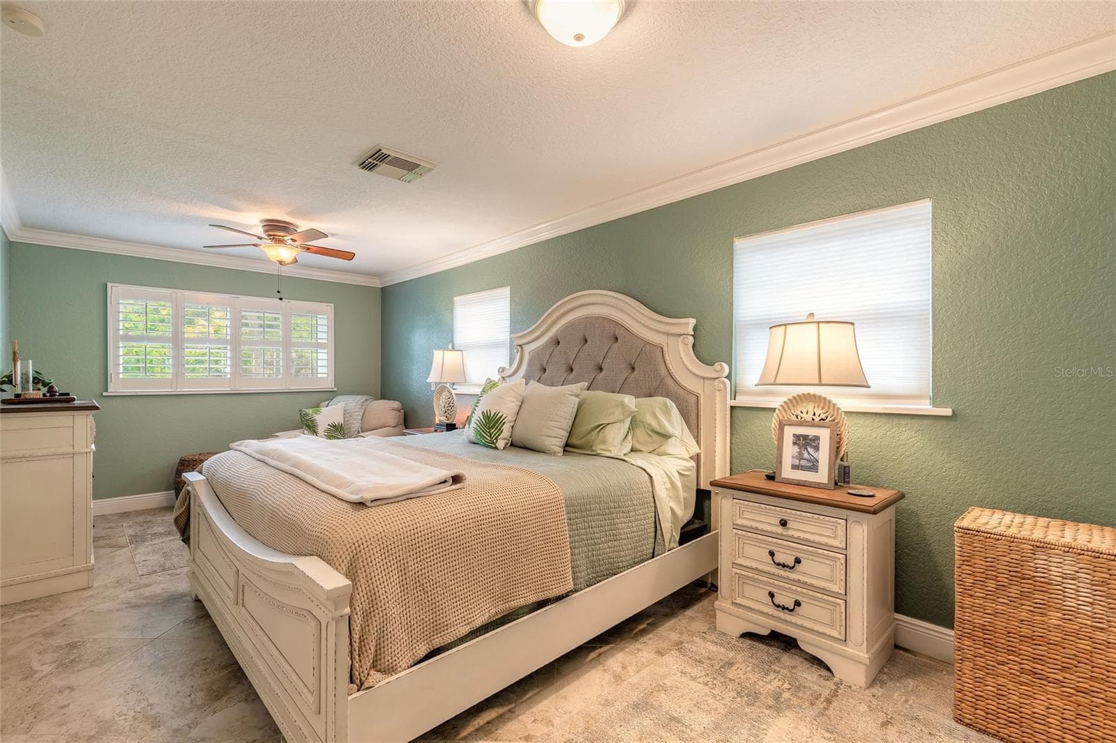 4181 SAXON DRIVE — photo 17 of 68
