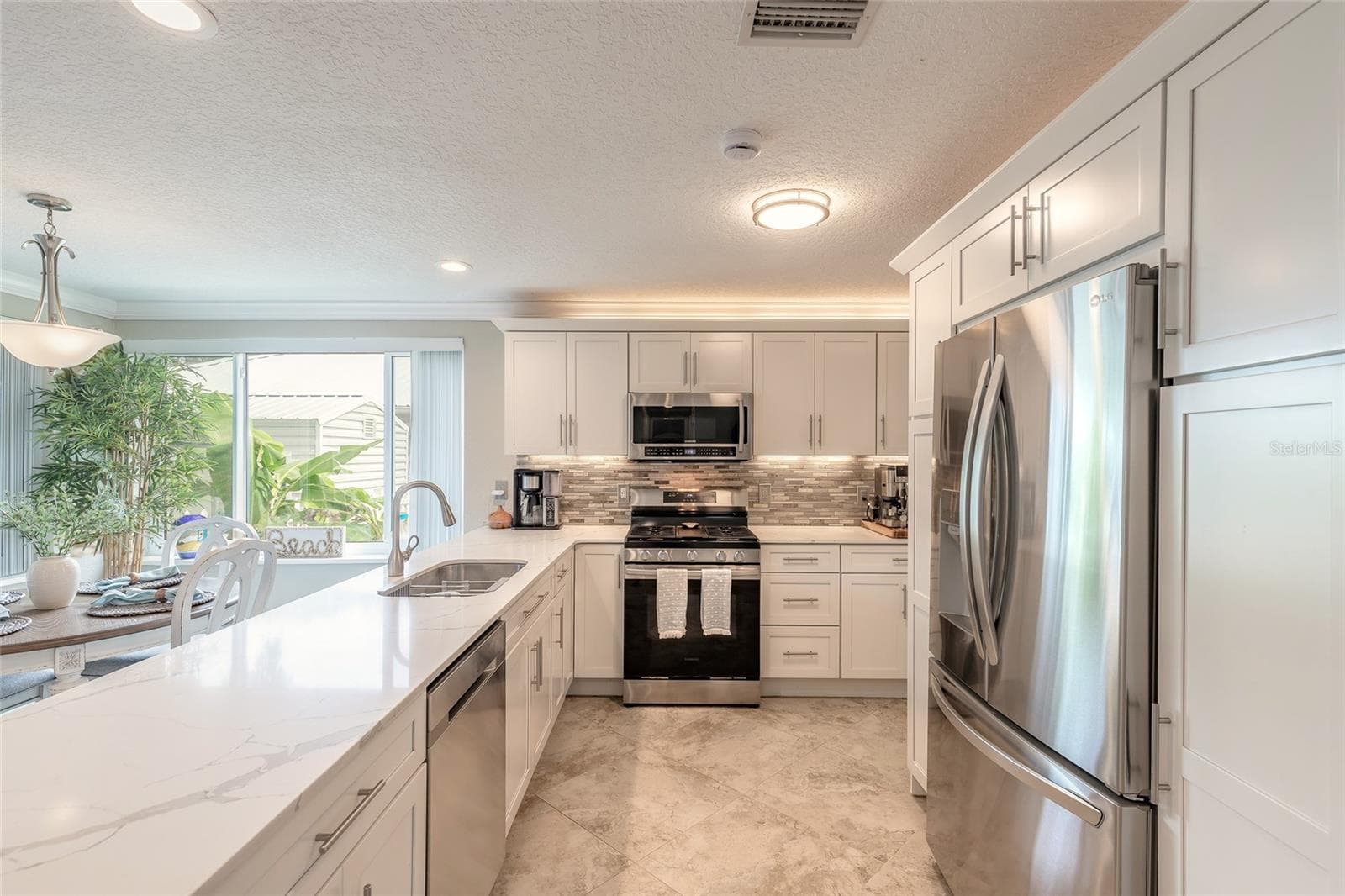 4181 SAXON DRIVE — photo 34 of 68