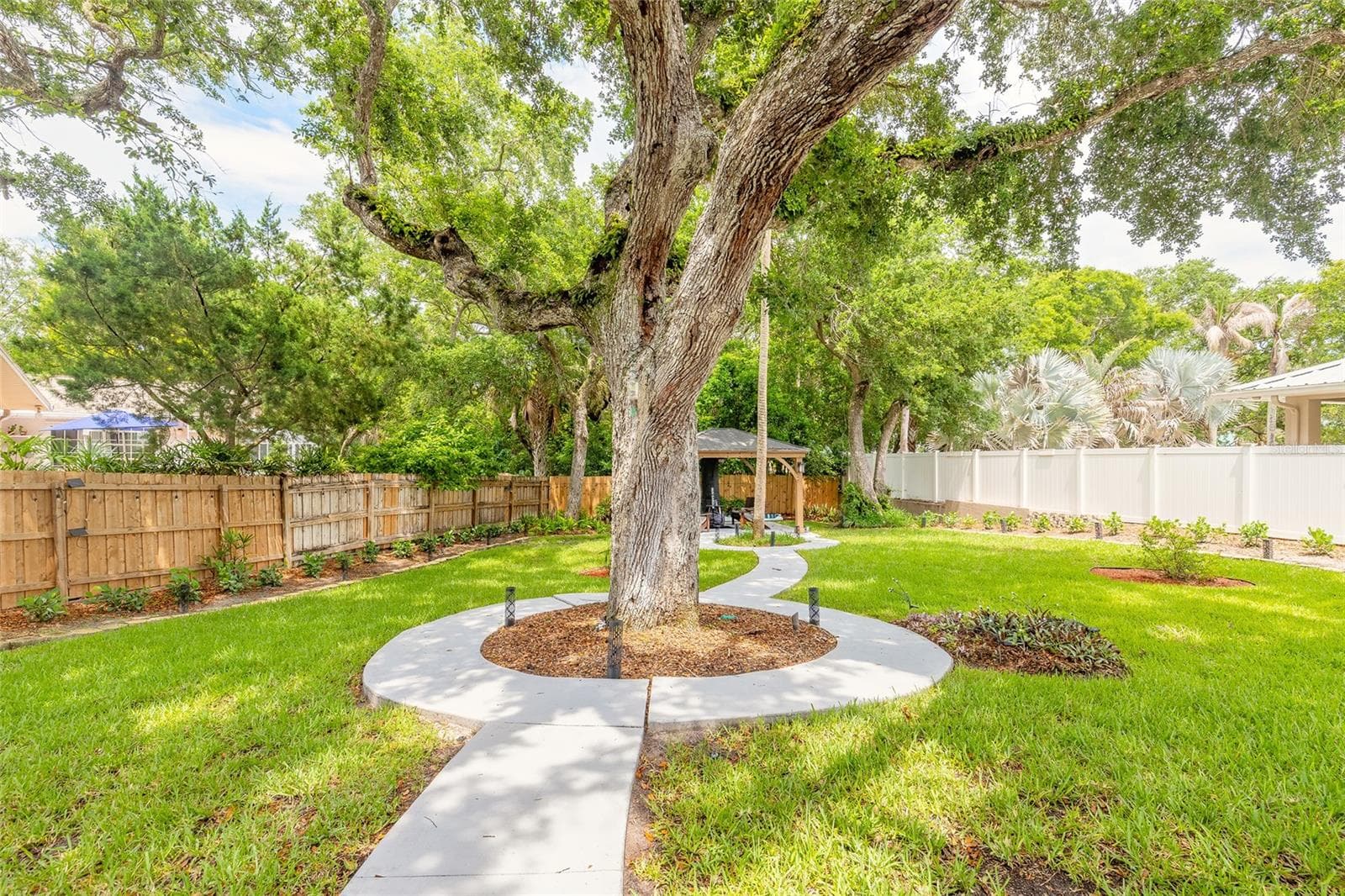4181 SAXON DRIVE — photo 45 of 68
