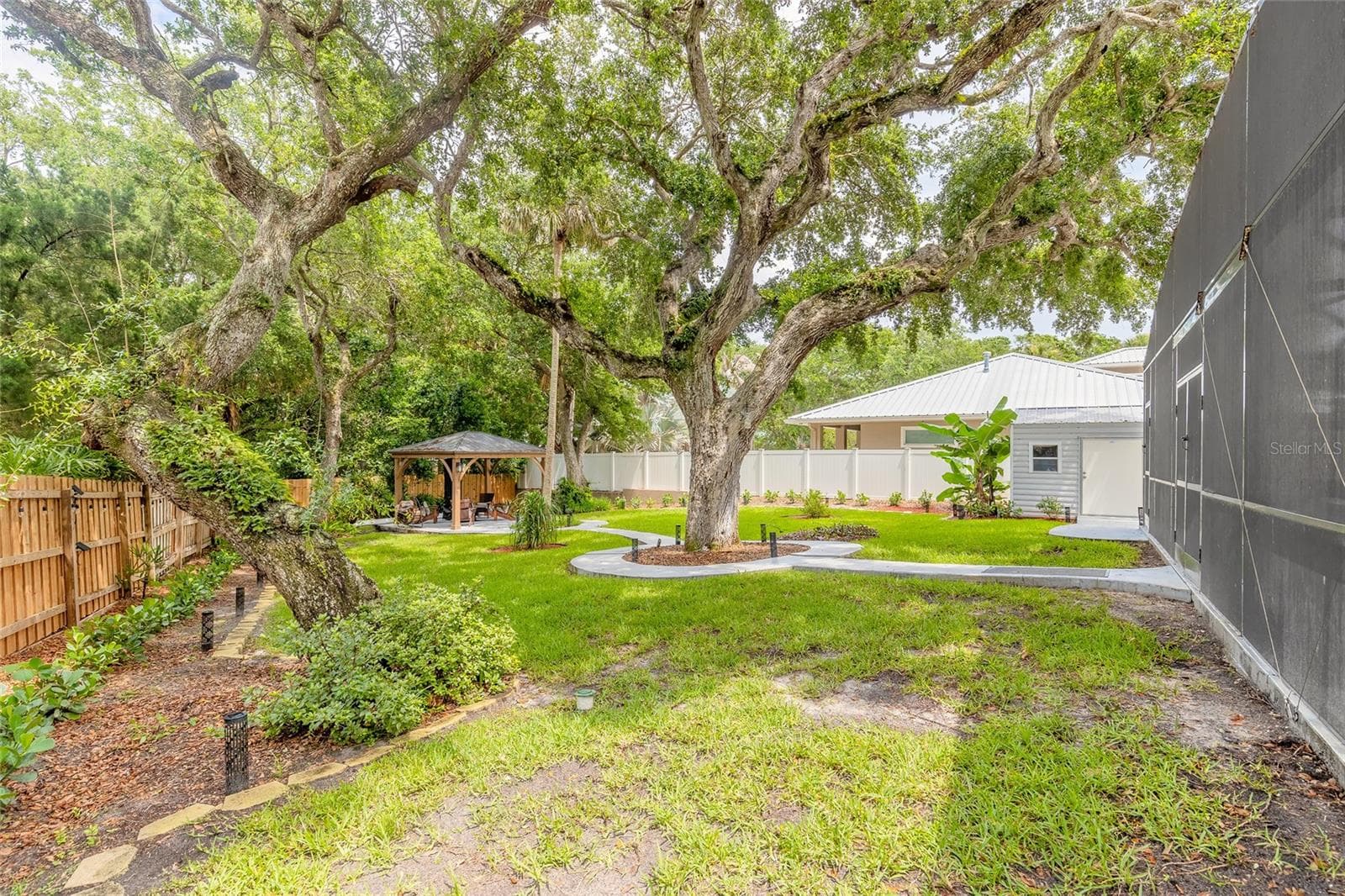 4181 SAXON DRIVE — photo 50 of 68