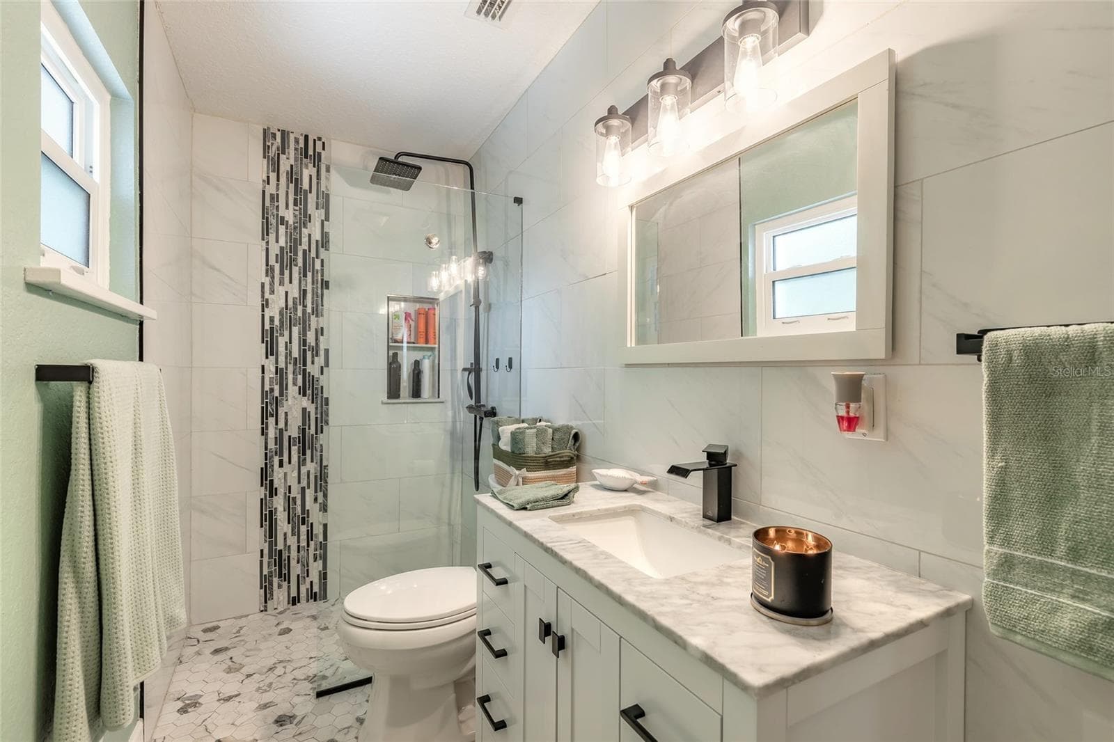 4181 SAXON DRIVE — photo 20 of 68