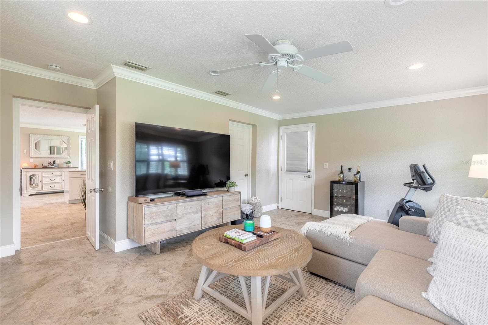 4181 SAXON DRIVE — photo 37 of 68