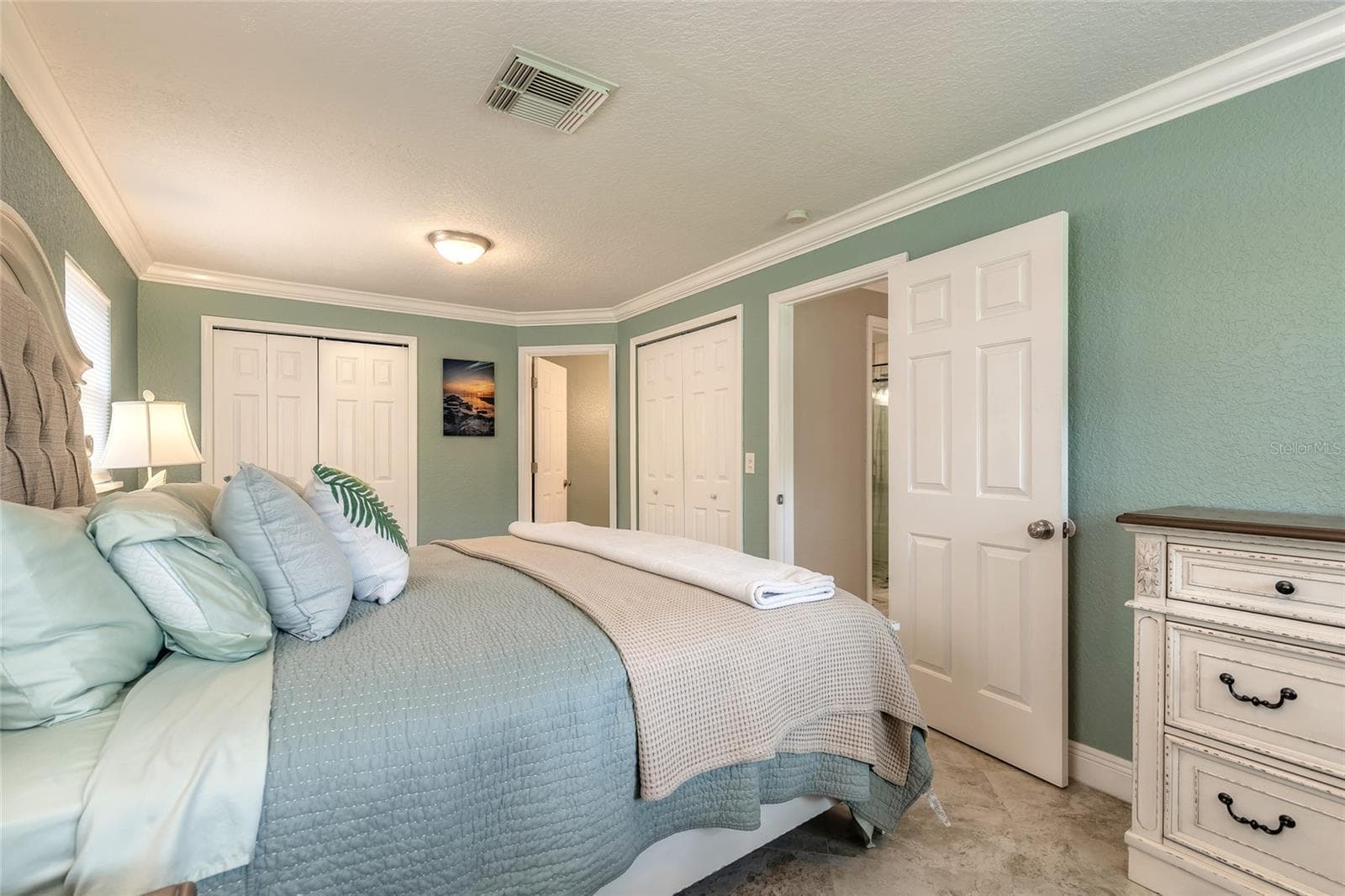 4181 SAXON DRIVE — photo 19 of 68