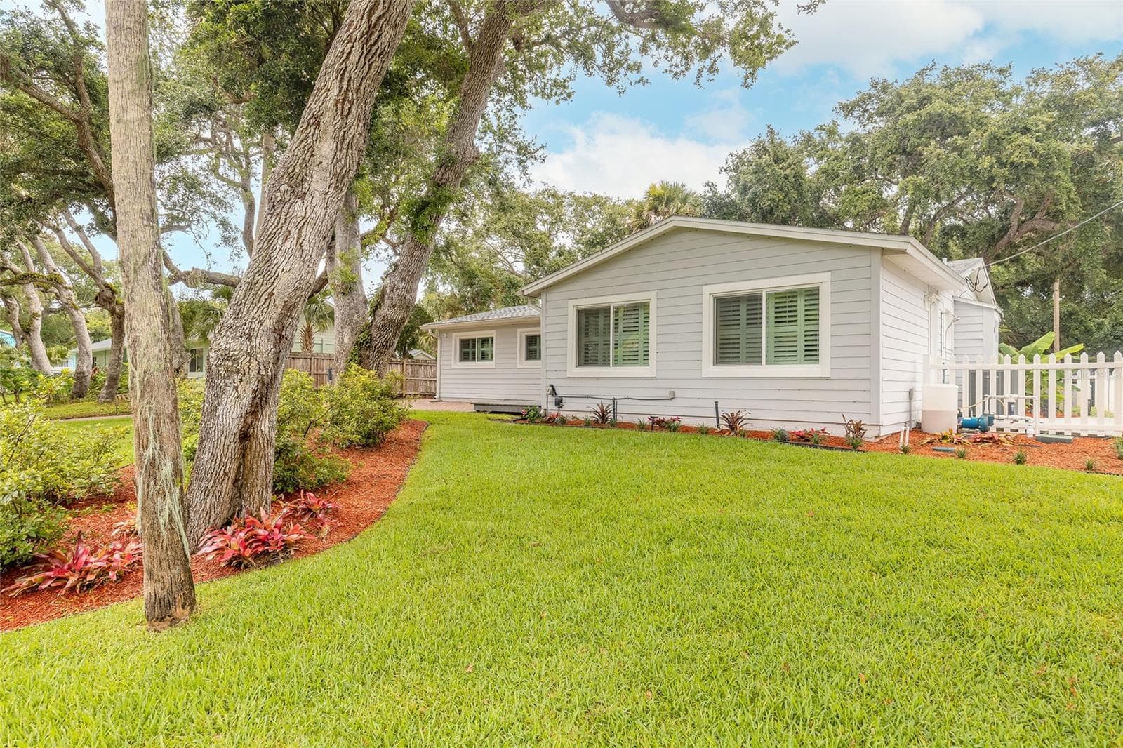 4181 SAXON DRIVE — photo 15 of 68