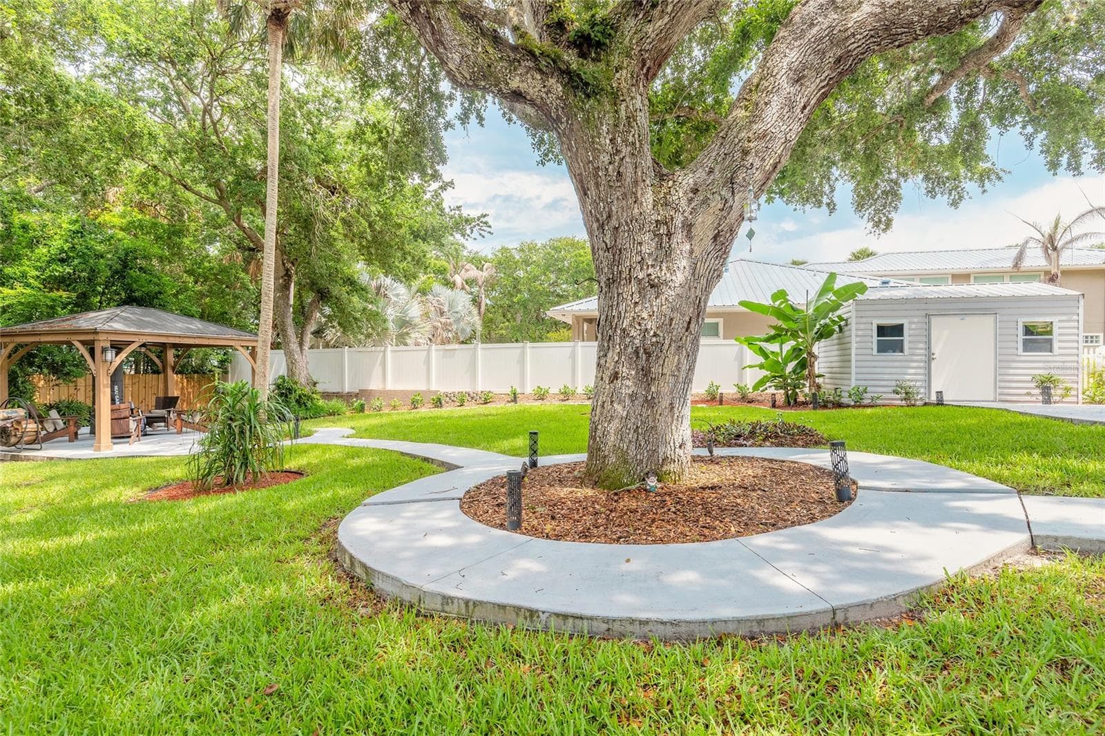 4181 SAXON DRIVE — photo 51 of 68