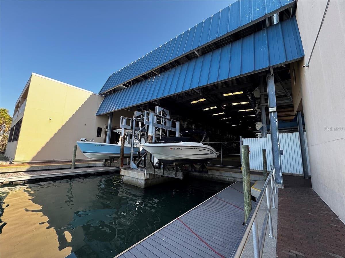408 GULF OF MEXICO DRIVE — photo 4 of 5