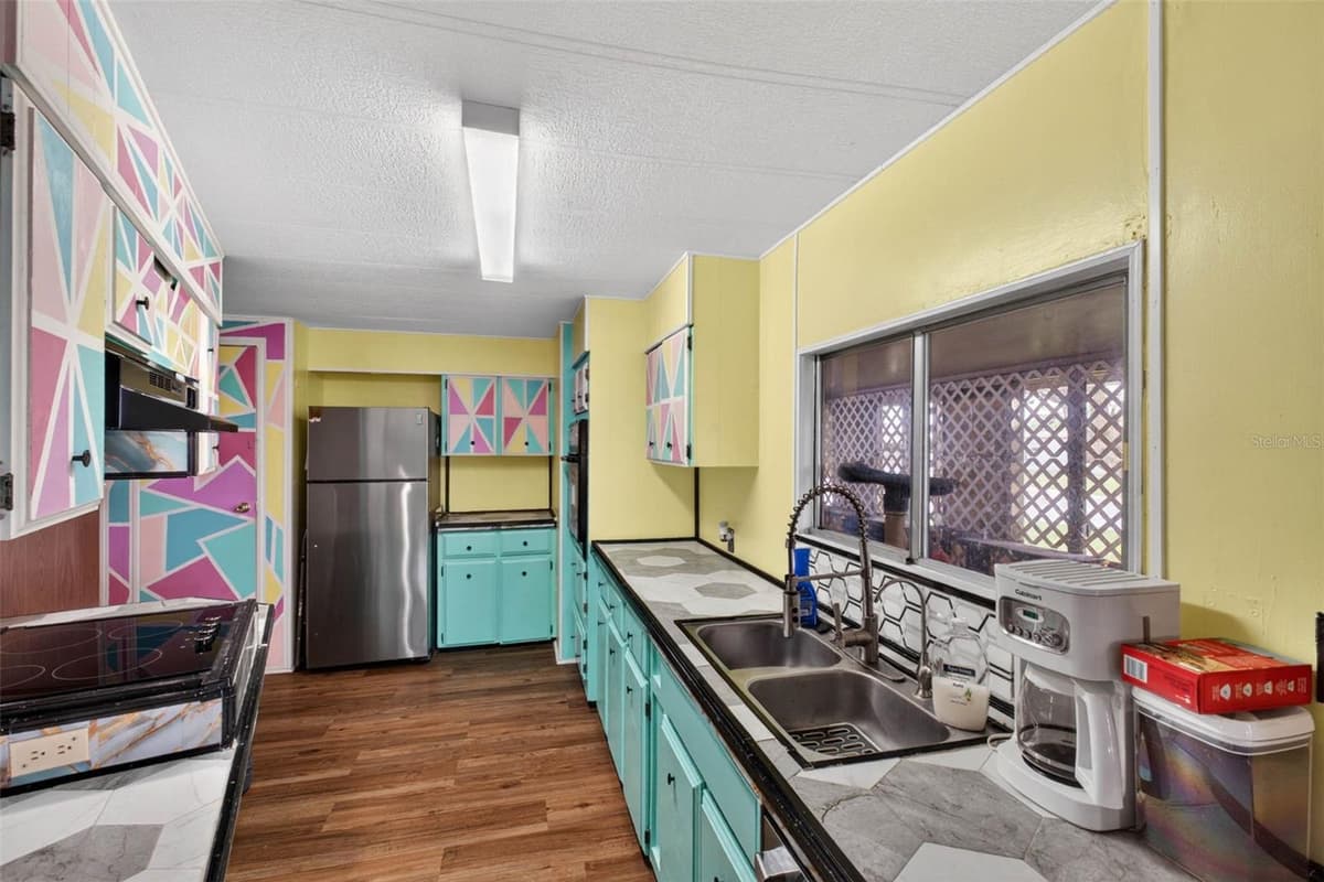 2129 LOIS BOULEVARD — photo 10 of 49