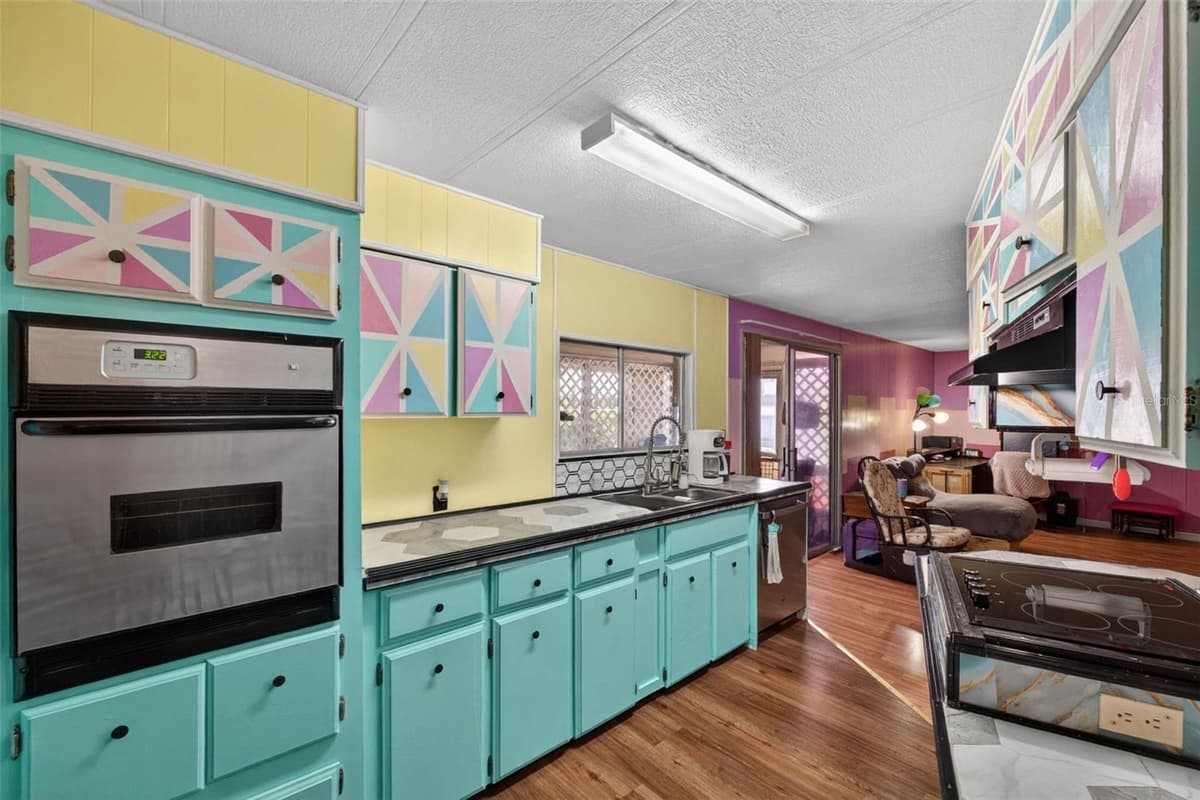 2129 LOIS BOULEVARD — photo 11 of 49