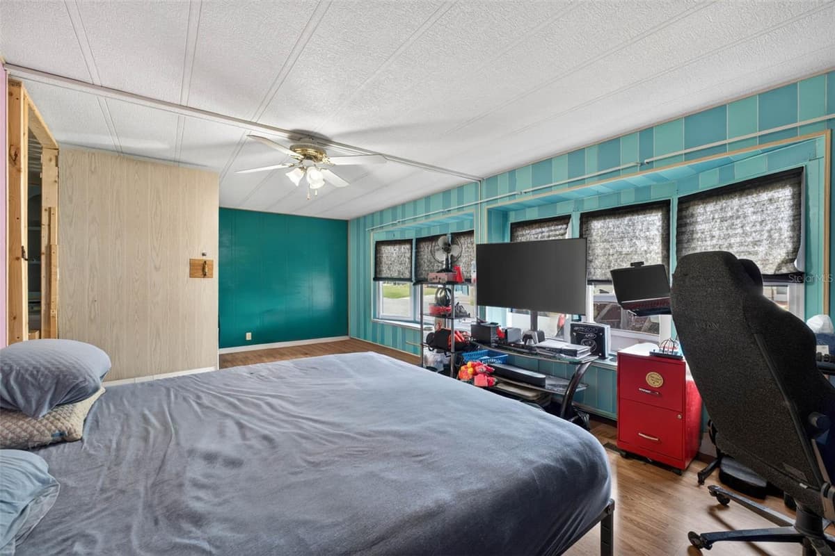 2129 LOIS BOULEVARD — photo 19 of 49