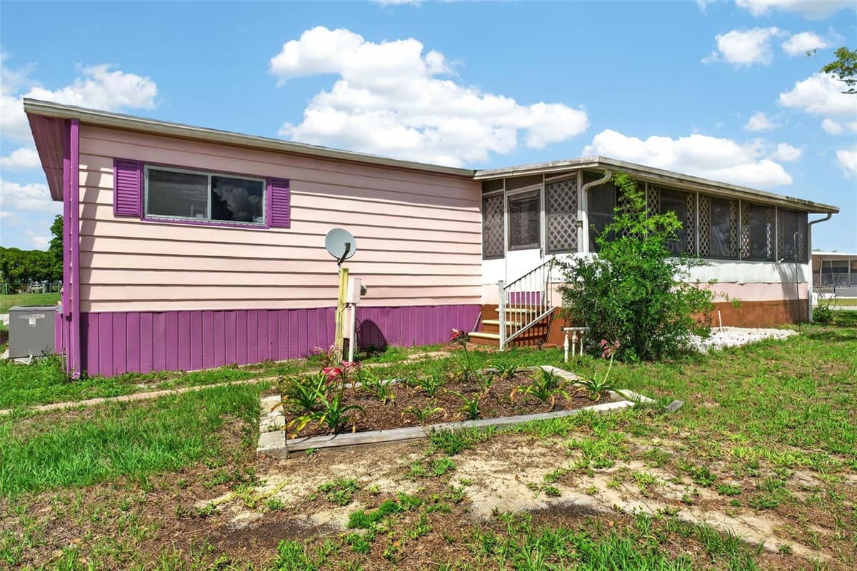 2129 LOIS BOULEVARD — photo 43 of 49