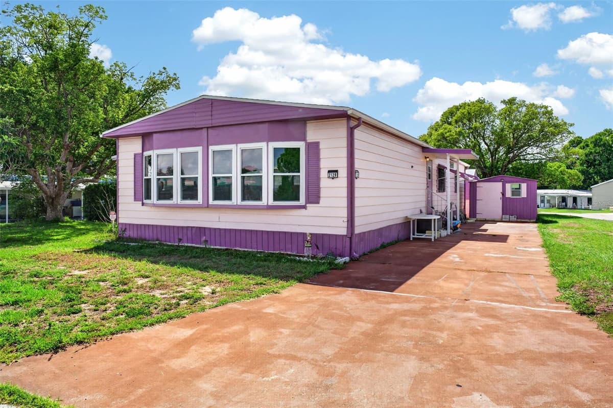 2129 LOIS BOULEVARD — photo 1 of 49