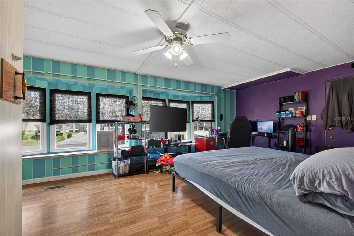 2129 LOIS BOULEVARD — photo 18 of 49