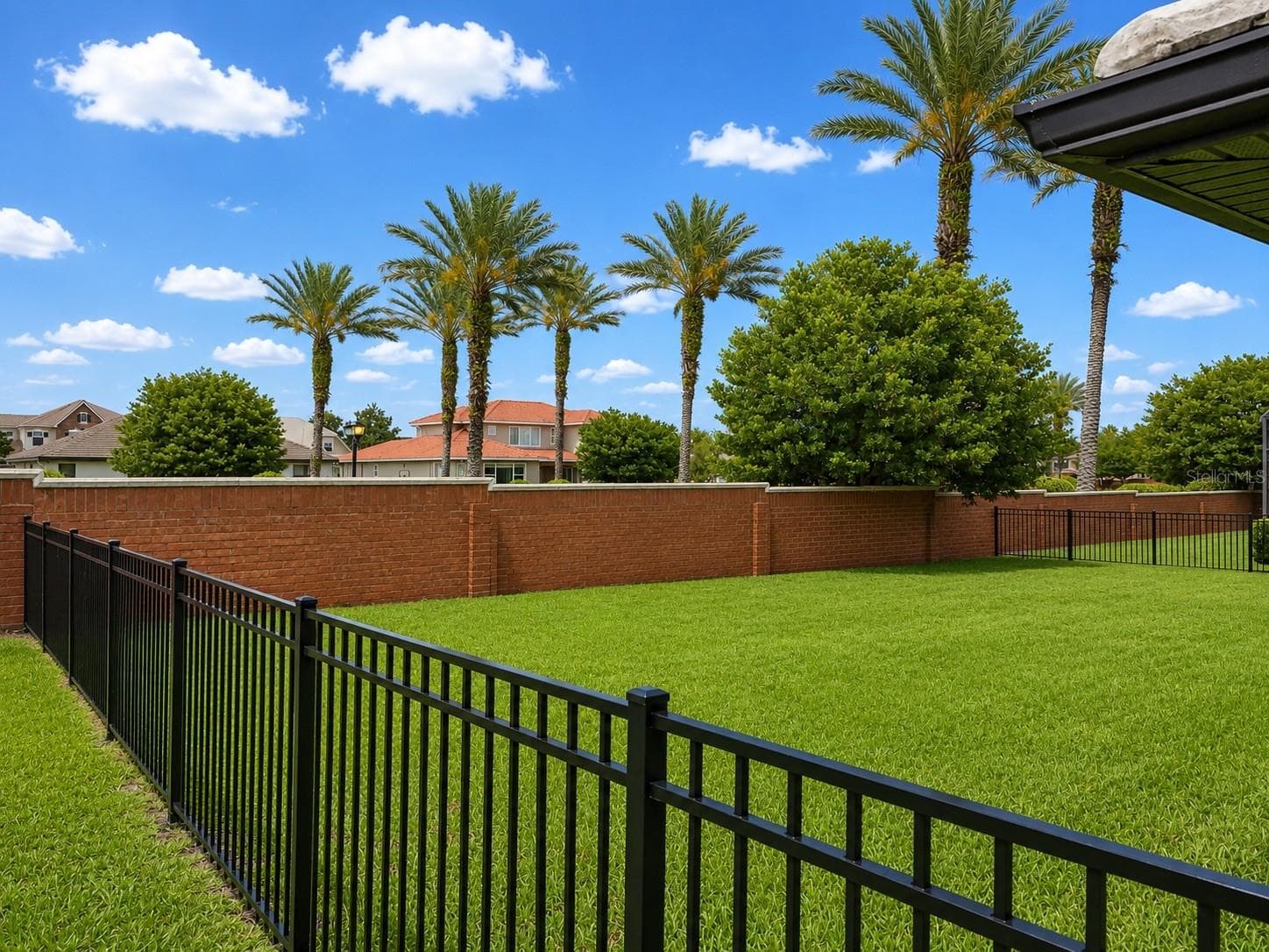 226 LAKE VISTA DRIVE — photo 4 of 89