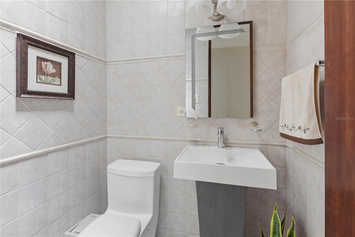 149 YUISA ST.  LOMAS — photo 14 of 19