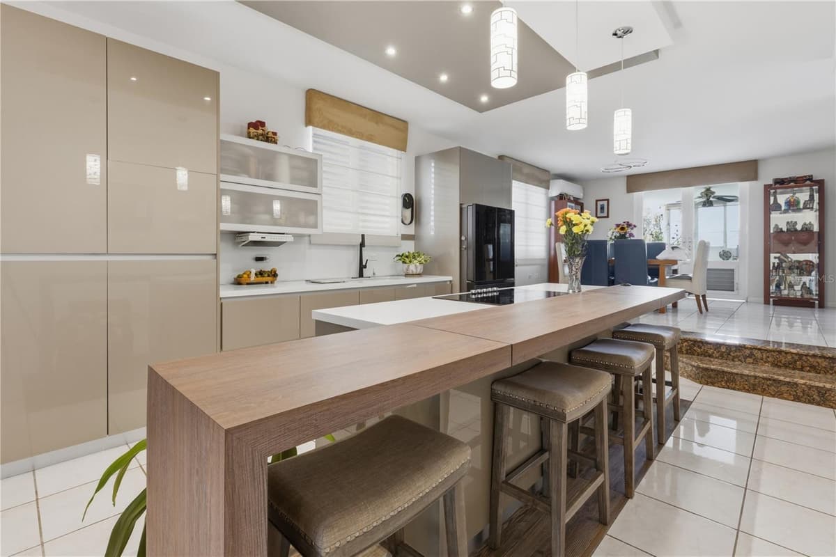 149 YUISA ST.  LOMAS — photo 4 of 19