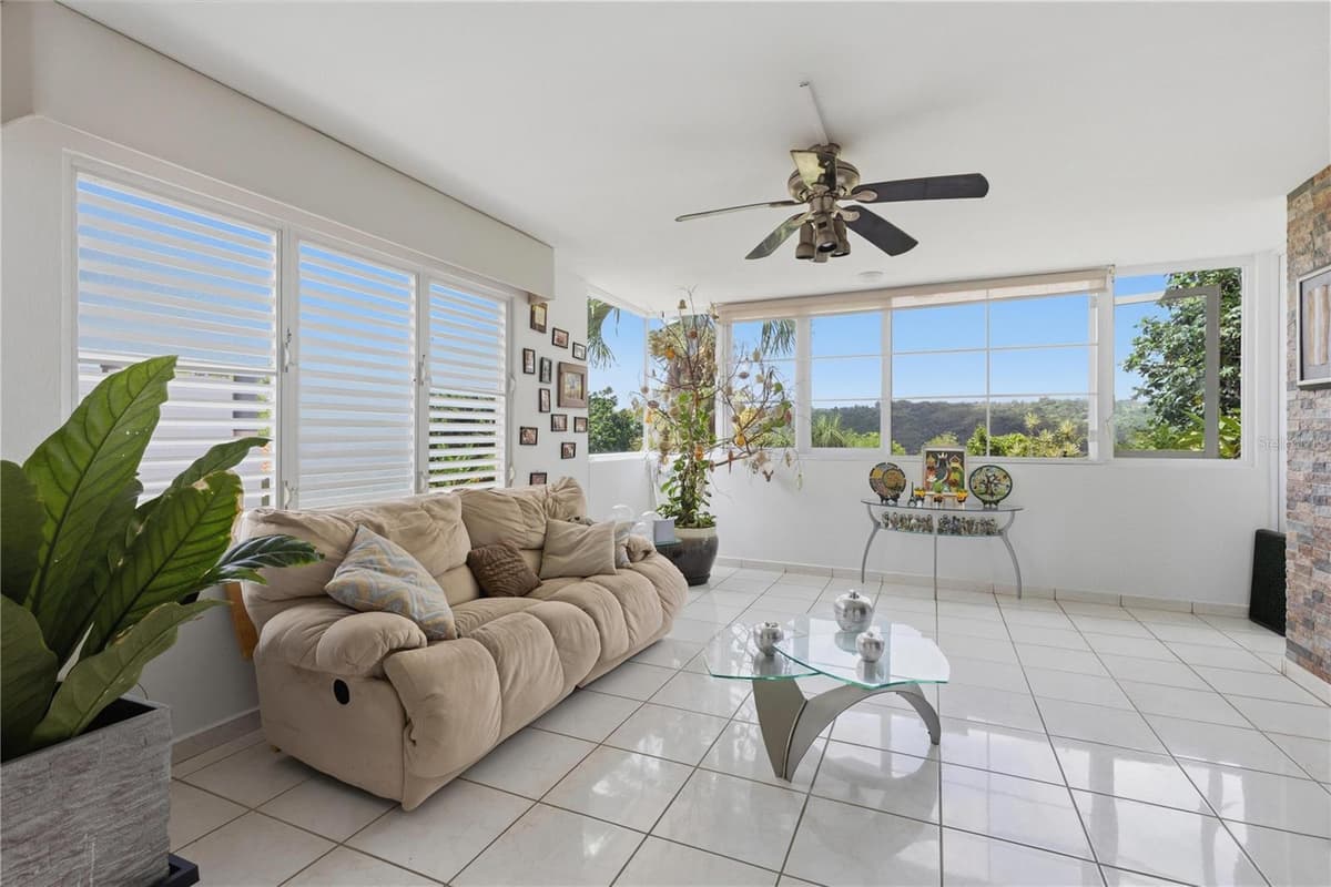 149 YUISA ST.  LOMAS — photo 9 of 19