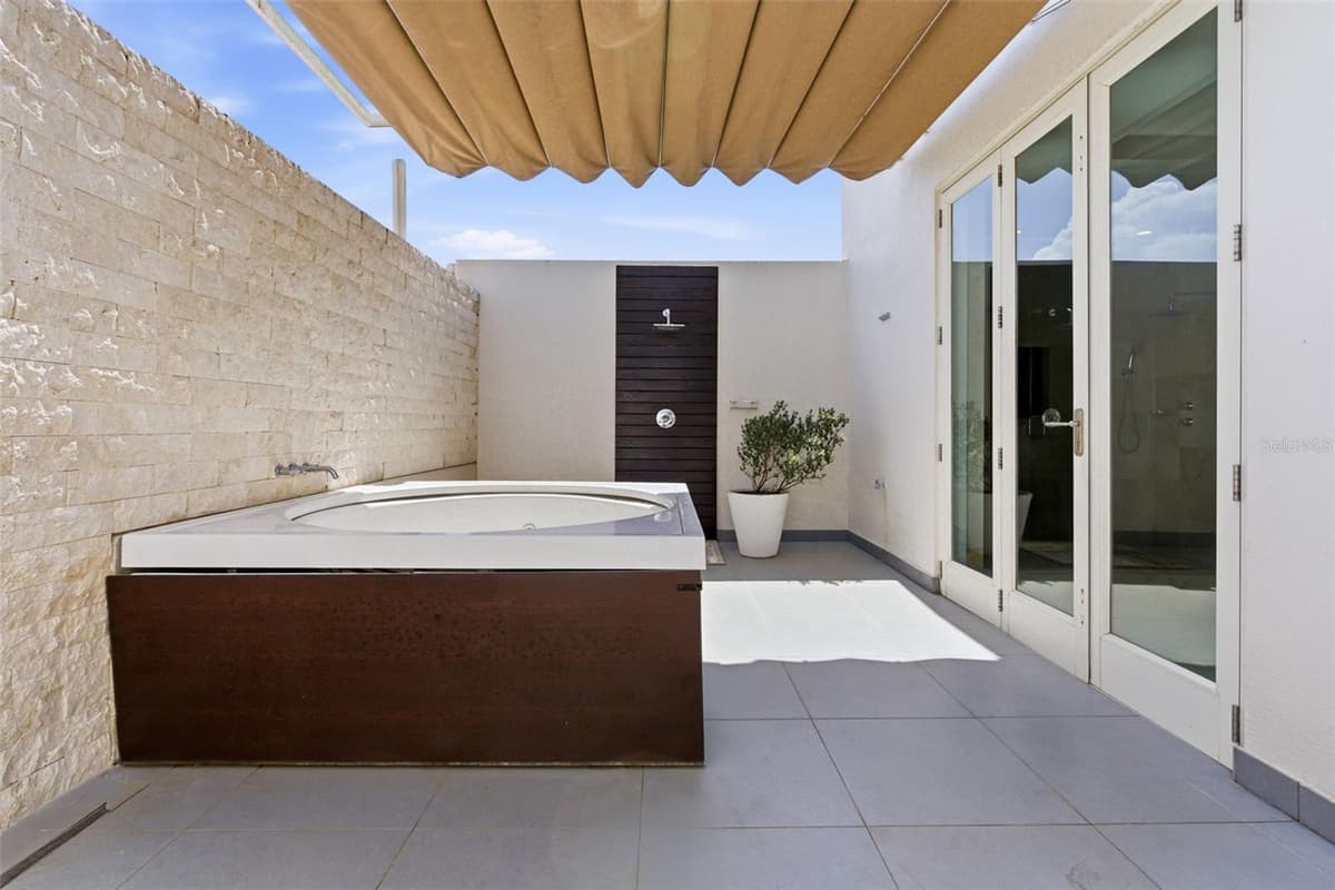 279 DORADO BEACH EAST — photo 25 of 58