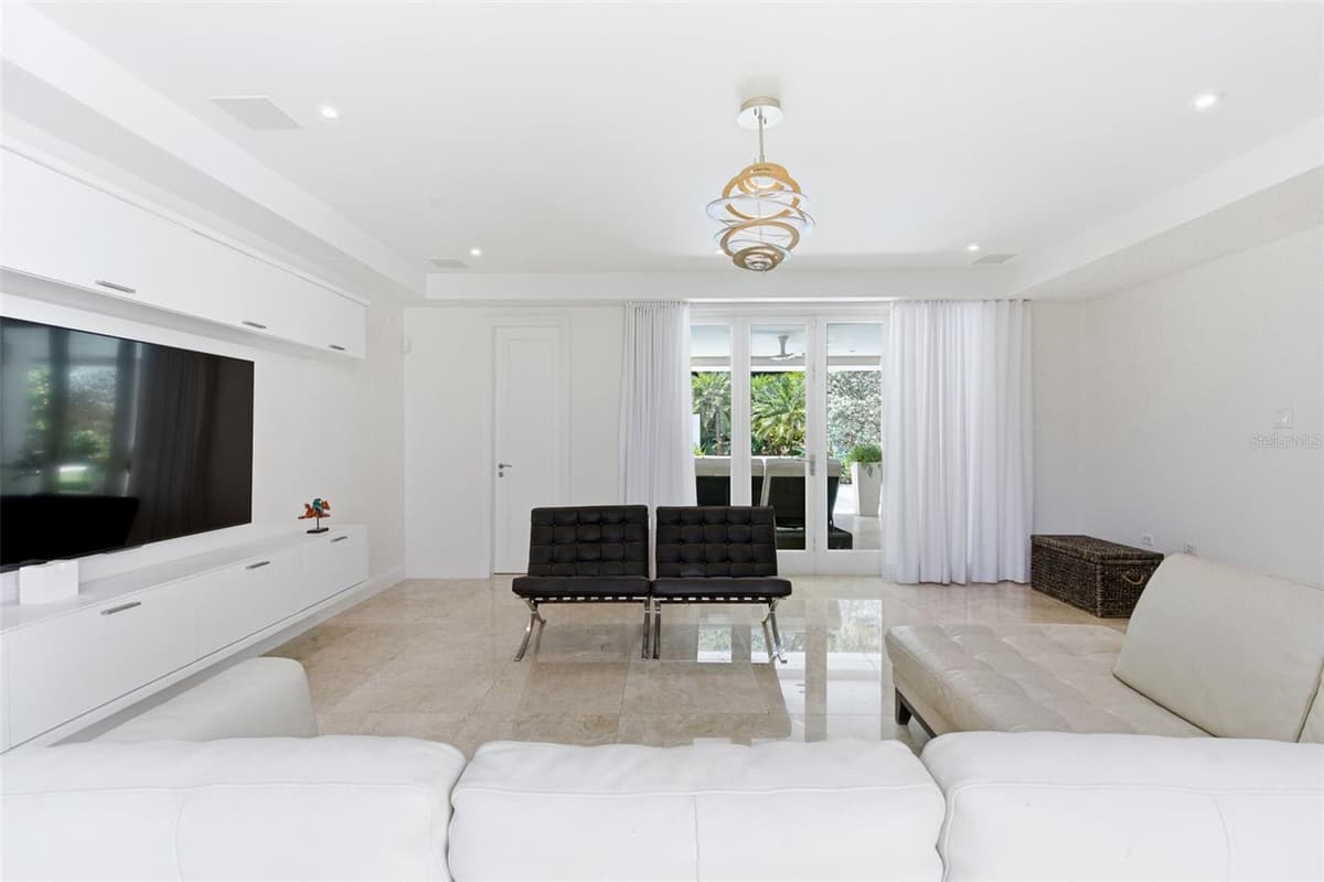 279 DORADO BEACH EAST — photo 13 of 58