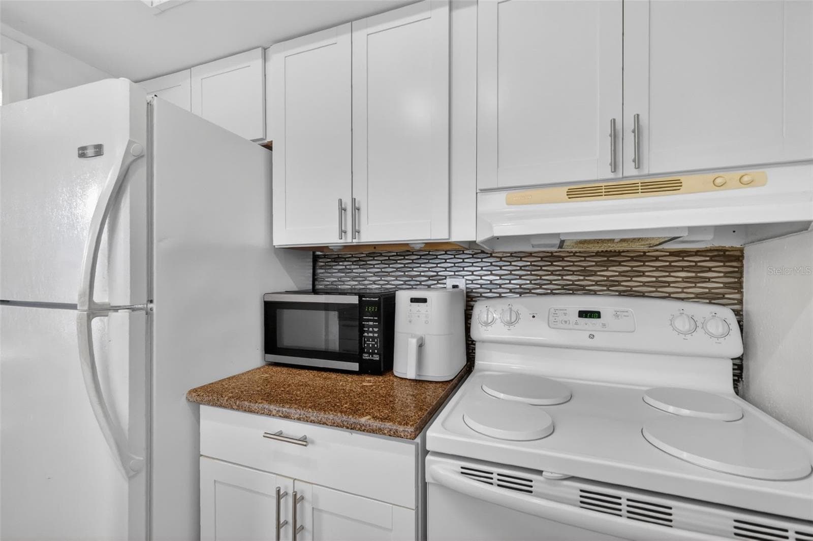 1112 MAIN STREET — photo 17 of 43