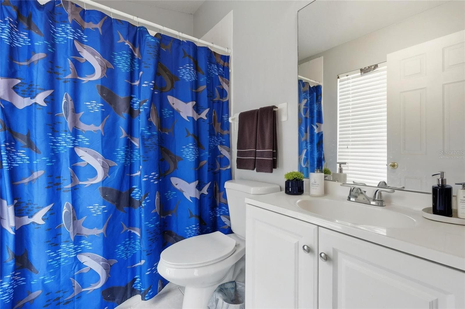 1250 CHARLESWORTH DRIVE — photo 32 of 62