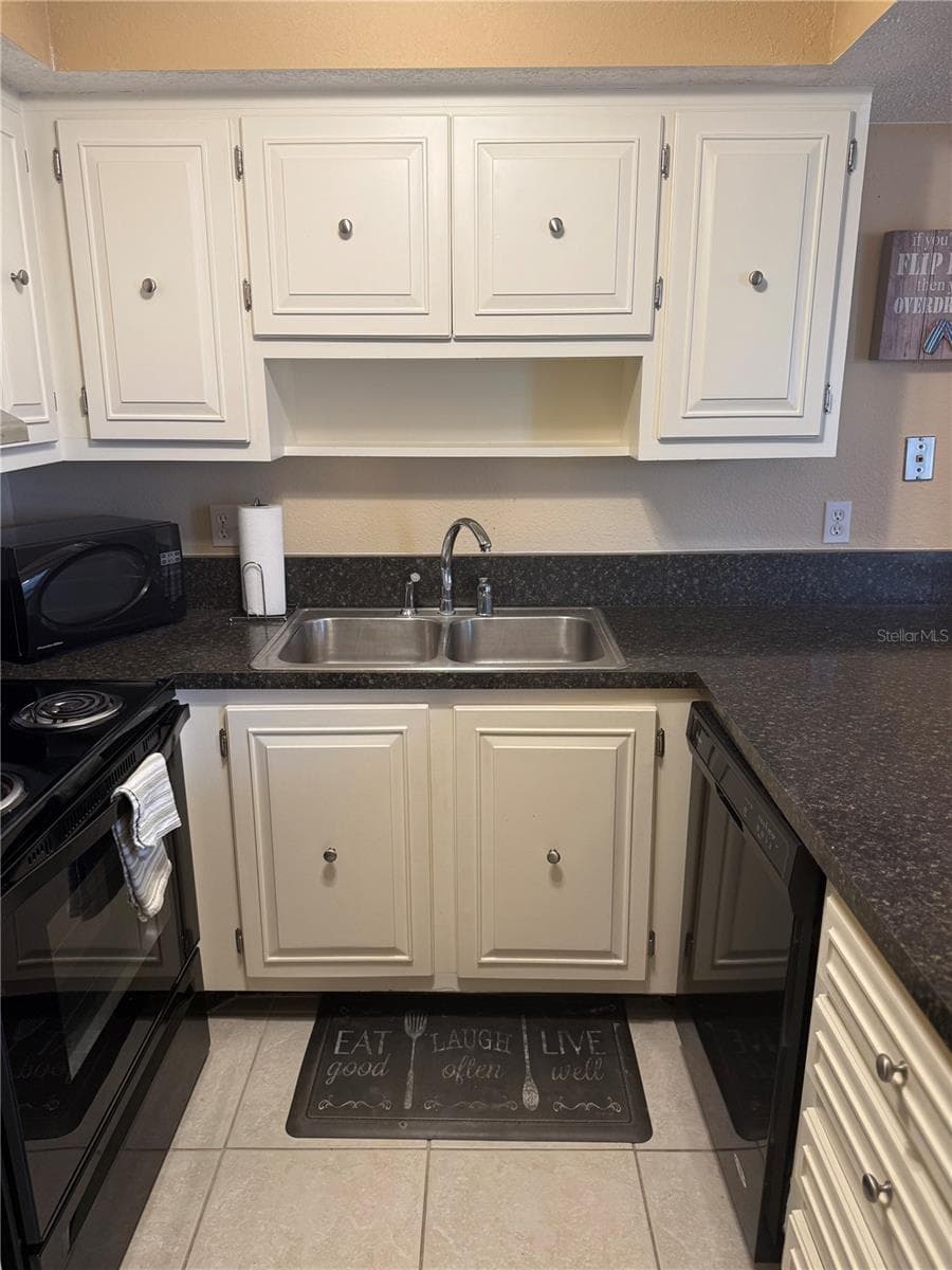3586 CAPE HAZE DRIVE — photo 11 of 29