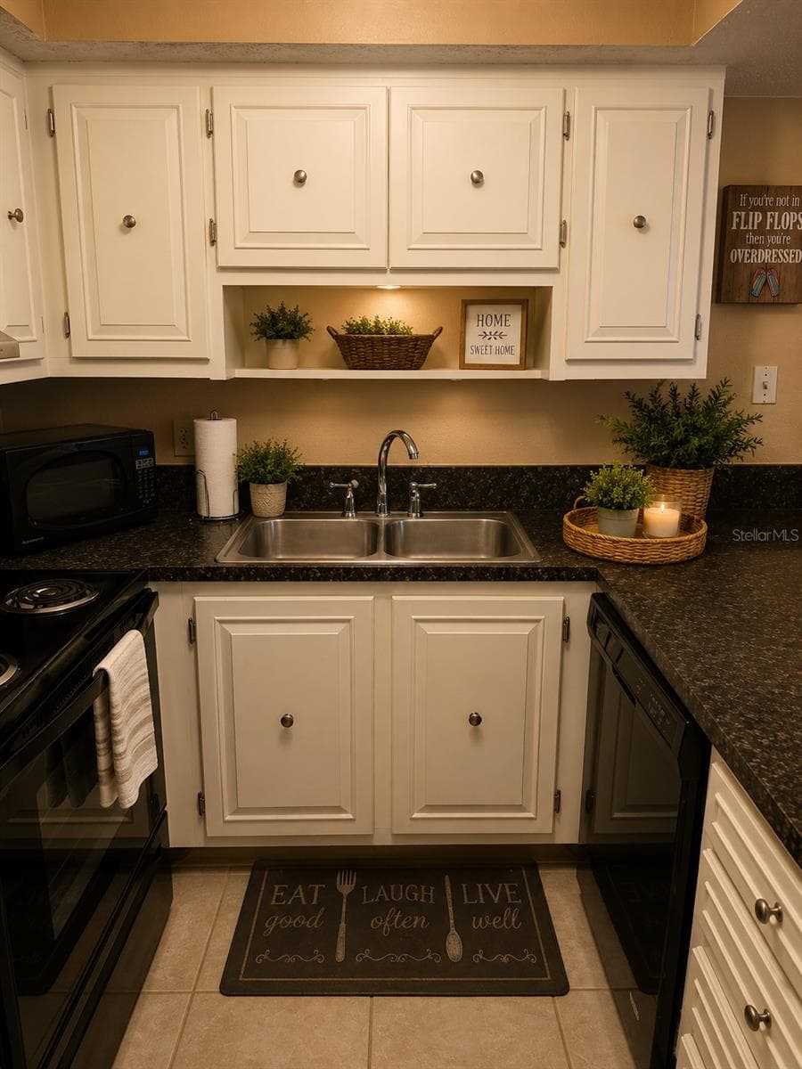 3586 CAPE HAZE DRIVE — photo 10 of 29