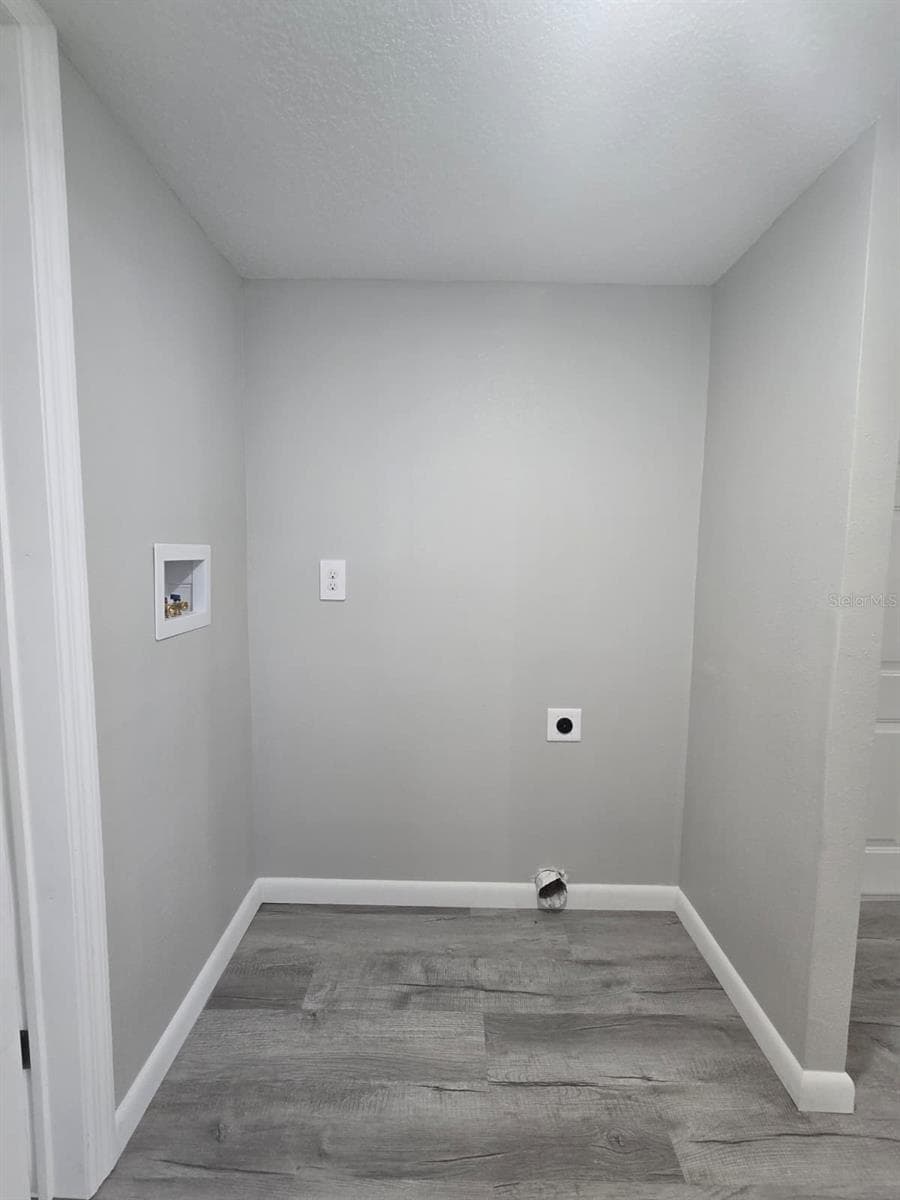1807 PAULINE DRIVE — photo 8 of 16