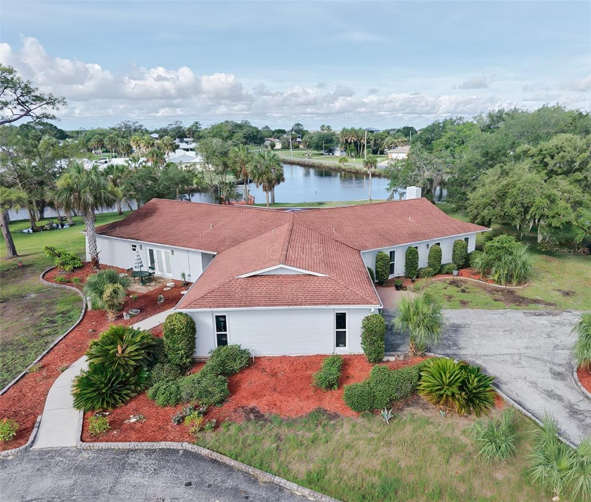 11580 DIXIE SHORES DRIVE — photo 3 of 32