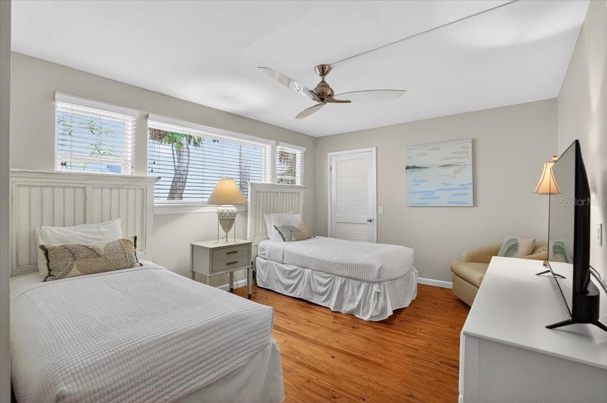 317 BAY BOULEVARD — photo 27 of 37