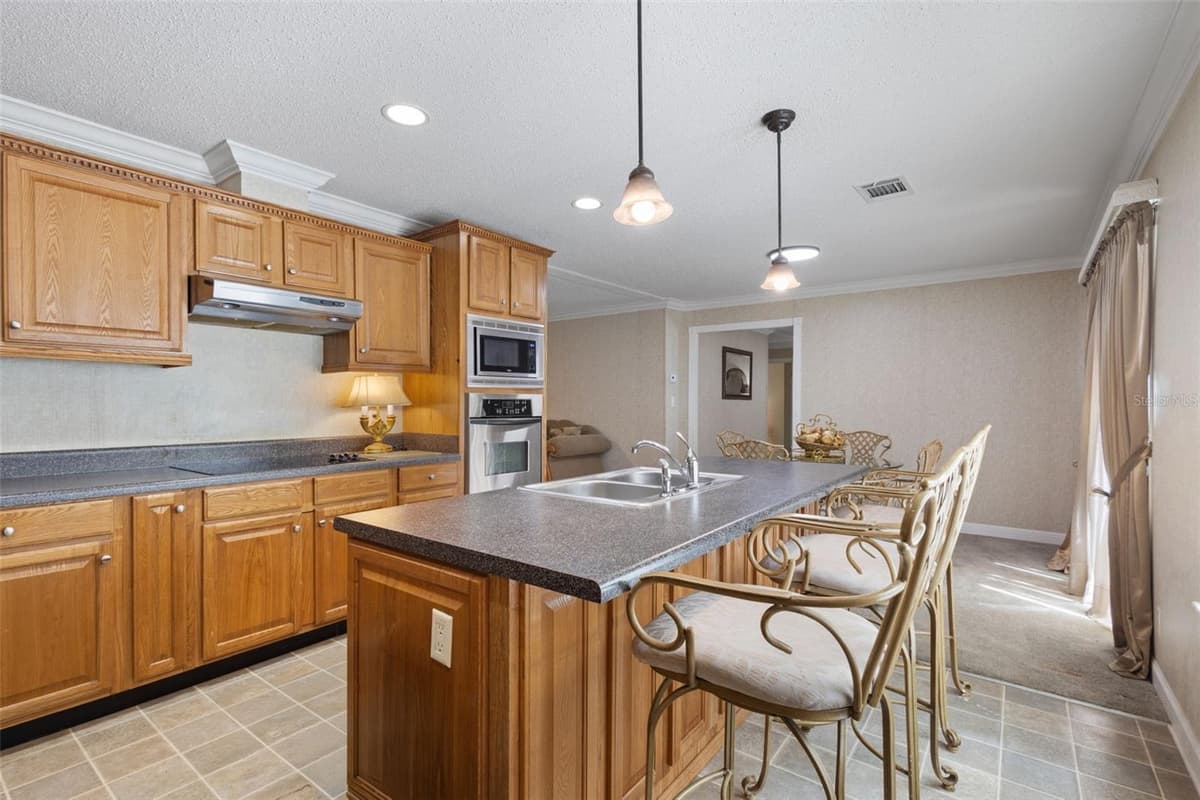 21390 59TH AVENUE — photo 9 of 46